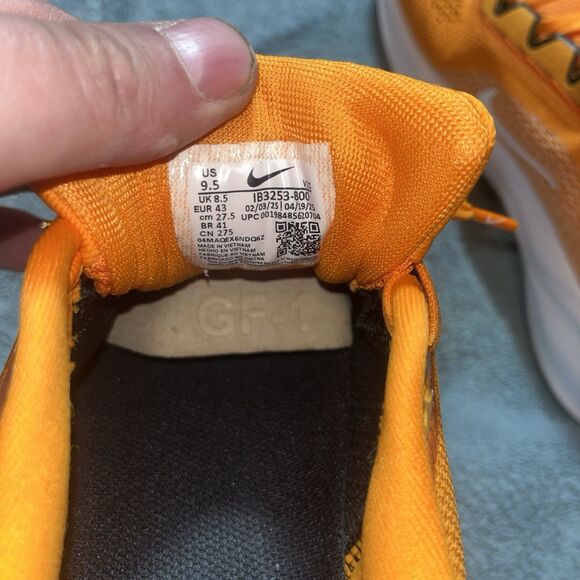 Size 9.5 - NCAA x Nike Air Zoom Pegasus 41 Tennessee main image 4